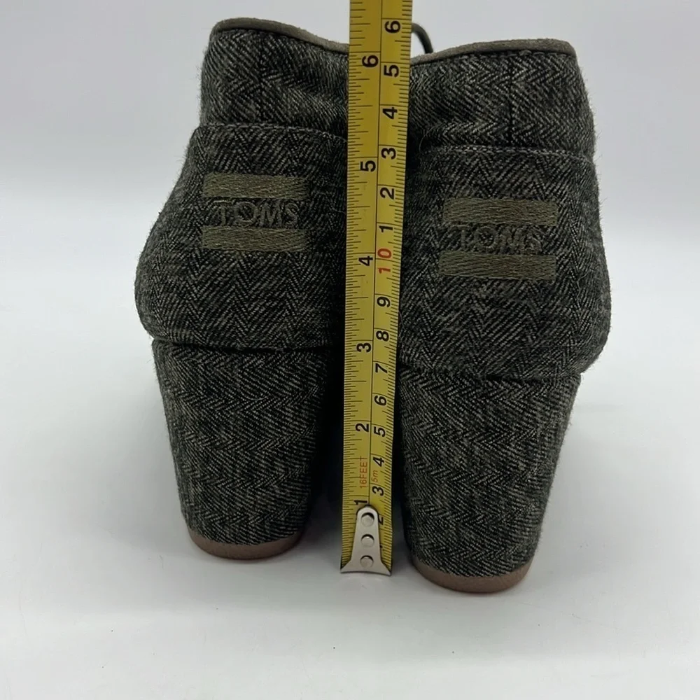 Toms 300416 Women US 9 dark olive green brown textile wedge lace up ankle bootie